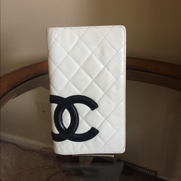 CHANEL wallet - Picture 1 of 8